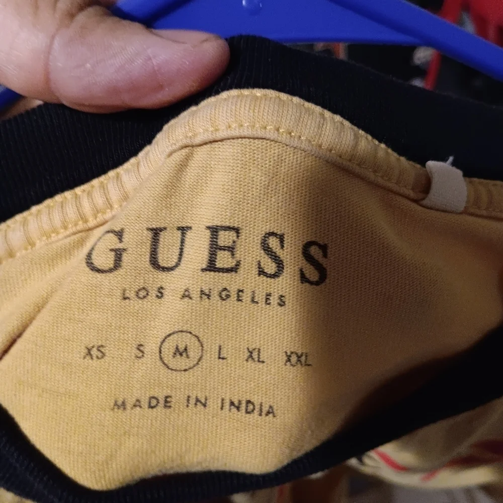 Vintage Guess Yellow T-Shirt with Logo Sz XL - Picture 3 of 3
